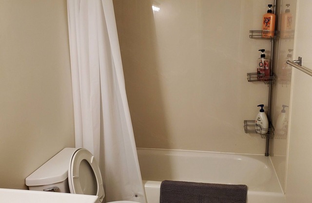 Private room E, with shared bathroom