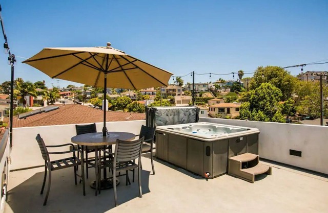 Private Room in San Diego Home with a View