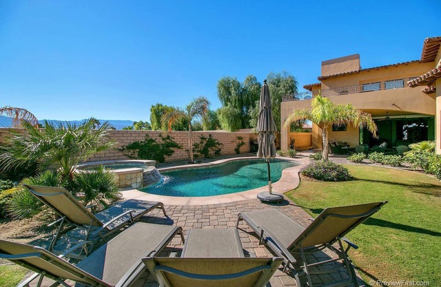 LA finca más grande dentro del vecindario de Laguna Seca Estates