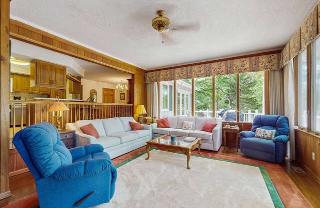 Private serene riverfront home close to Myrtle Beach w/ dock & deck