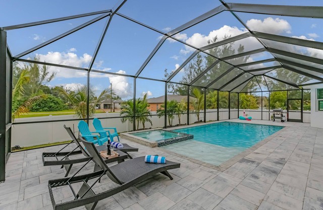 PRIVATE VACATION HOME Cape Coral w/ Heated Saltwater Pool - Spa -Gas Grill