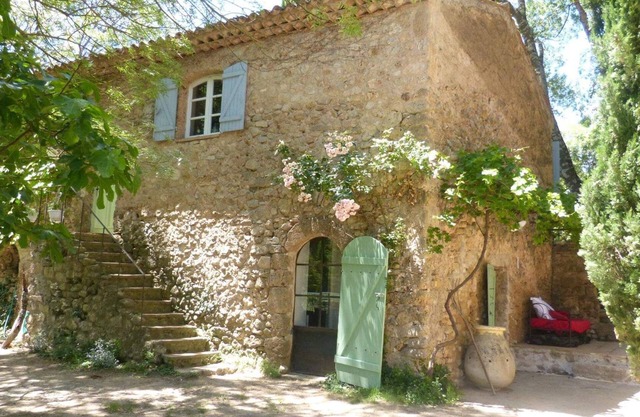 Property ****for 8 people- 1.2 hectares-1 pond