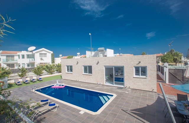 Protaras Villa GD44 - una villa que tiene capacidad para 6 invitados en 3 dormitorios