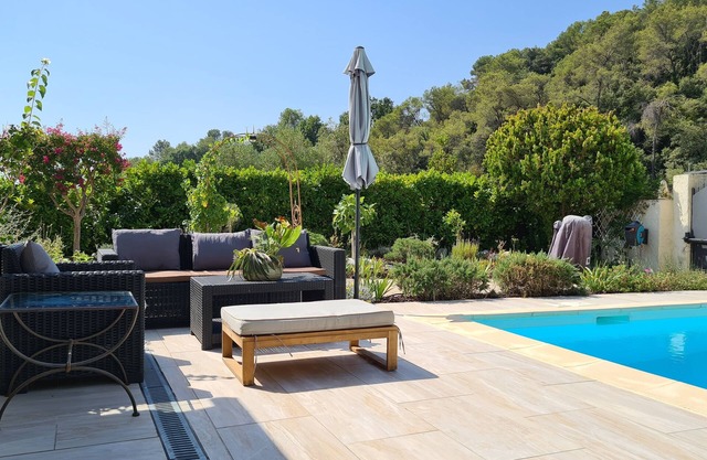 Provencal house fully secured with private swimming pool