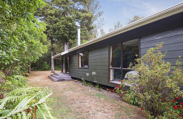 Puka Lodge (vivienda trasera) - Pukawa Bay Holiday Home