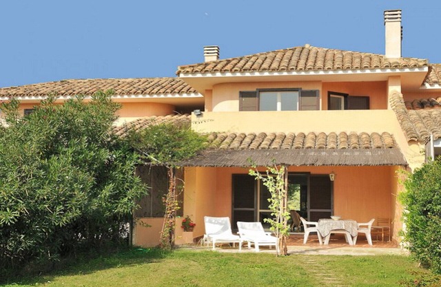 Casa de Cerdeña Pula a 250 metros del mar, jardín, wifi ilimitado, TV inteligente, golf a 2 km