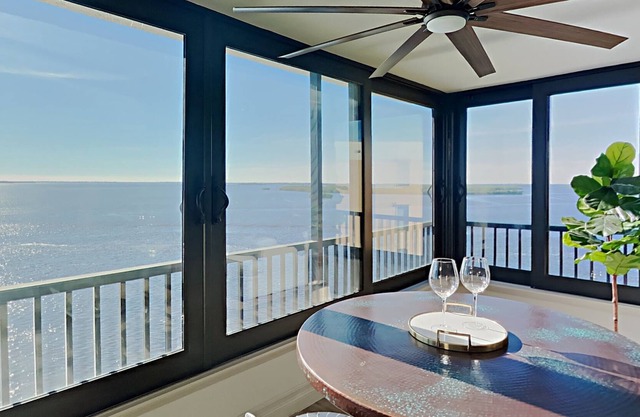 Punta Rassa #906 Breathtaking Luxurious 2 bed Condo with Spectacular Views