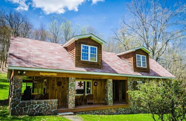 OVR de Pura Vida- Hermosa Lodge ubicado en Ohiopyle State Park!
