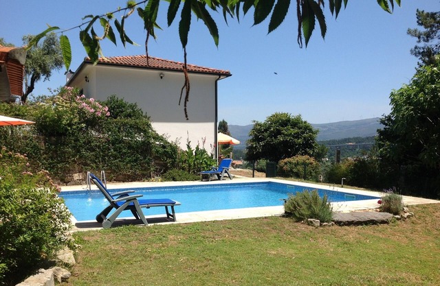 Relajación pura! Luminosa casa de vacaciones en una zona tranquila con piscina