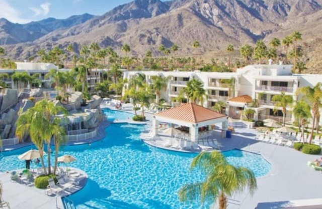Quaint Jr Villa Sleeps 4 at GORGEOUS Palm Canyon Resort! Kitchenette!