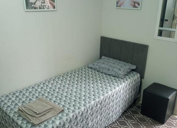 quarto 05 solteiro aconchegante