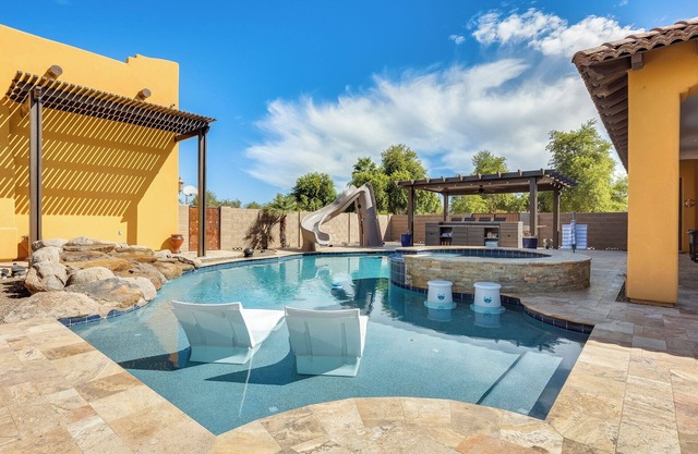 Queen Creek Oasis W/ Pool Spa Billiards 3+ Bedrooms
