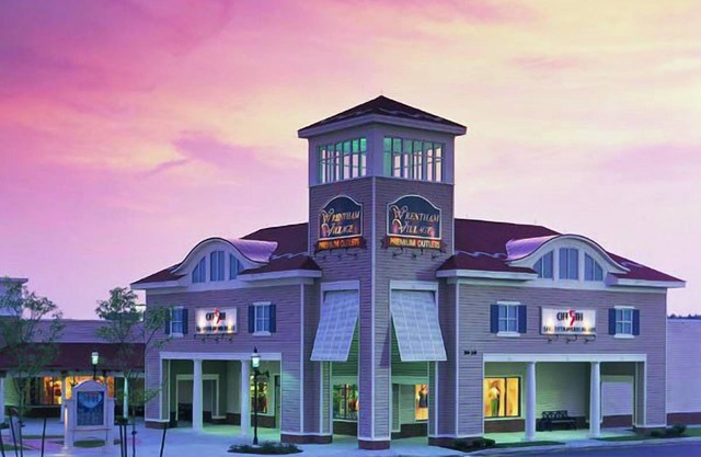 Quick Escape! 3 Convenient Units with FREE Parking, Close to Xtreme Craze!