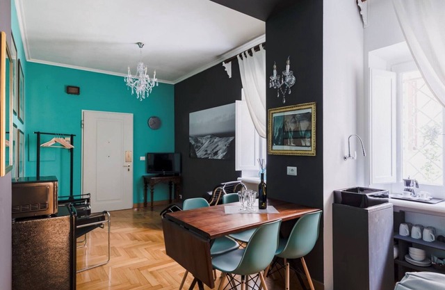 Piso de 1 habitación con WiFi y aire acondicionado cerca de la Plaza de España