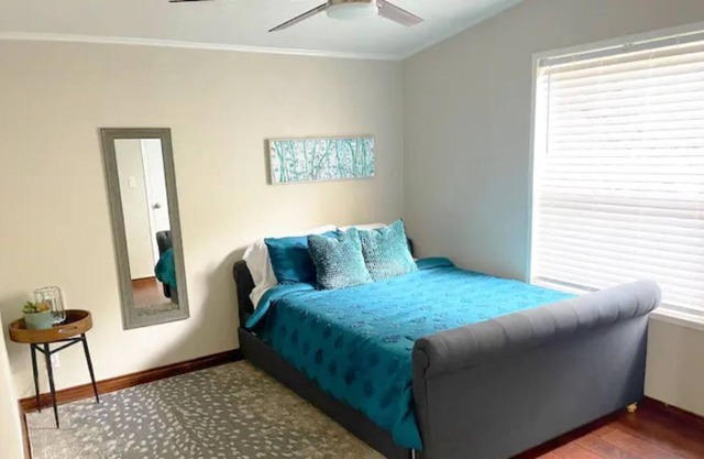 Quiet, close to lake, Whitewater & Horseshoe- up to 10/Family & Pet Friendly