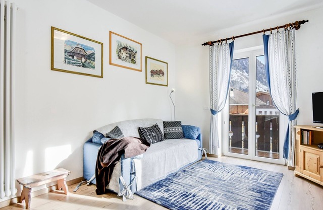 Tranquilo apartamento vacacional "Ciasa Christina" con Wi-Fi, balcón y vistas a la montaña