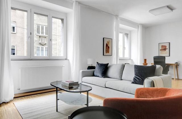 Quiet Margareten 1BR w/ Elevator, near Hauptbahnhof, by Blueground