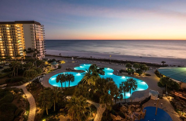 Quiet-Relaxing-Modern-Sleeps 8-Walk to the Beach!!