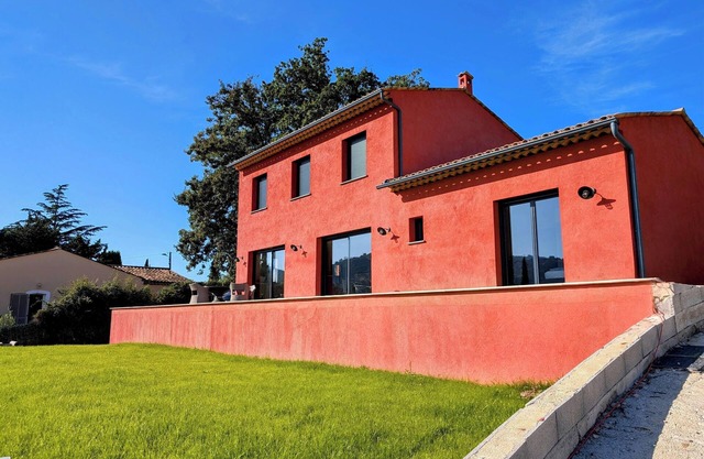 Quiet villa with breathtaking views. Near Cannes and Grasse