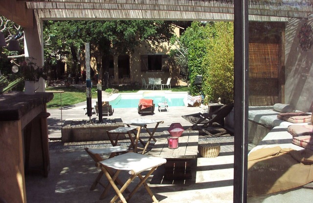 Villa tranquila, sin vis-à-vis con piscina.