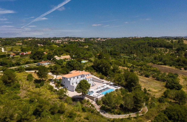 Quinta da Serra - Villa - Heated Pool, Jacuzzi!