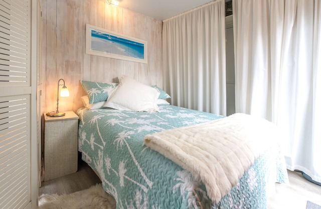 Quintessential, Romantic Waiheke Experience Close to Everything you Need