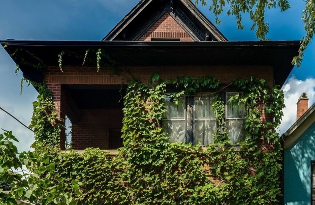 Quirky Bucktown Chicago Apartment w/ parking NO PARTIES