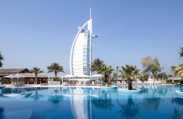 R 1539 Jumeirah Beach Hotel