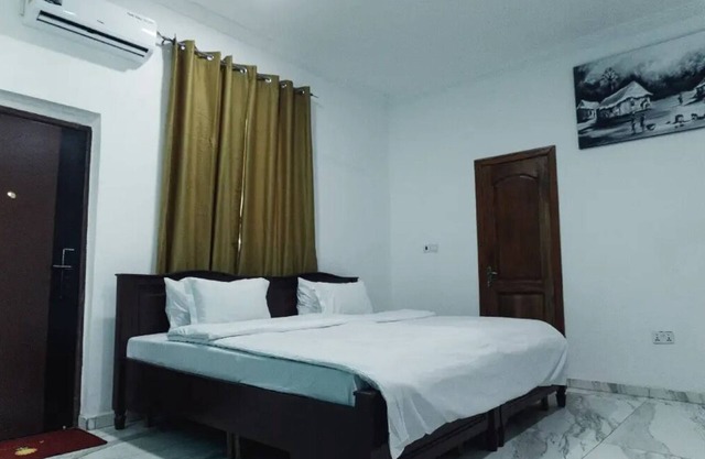 RAGANT HOTEL