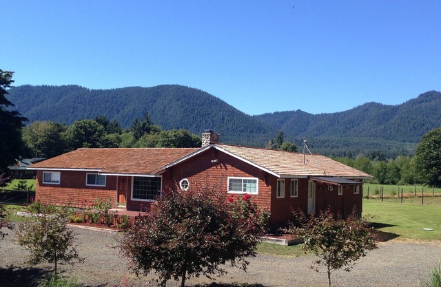 Del lago Quinault # 1 Get Away! Dos Millas de Lake Quinault Lodge.