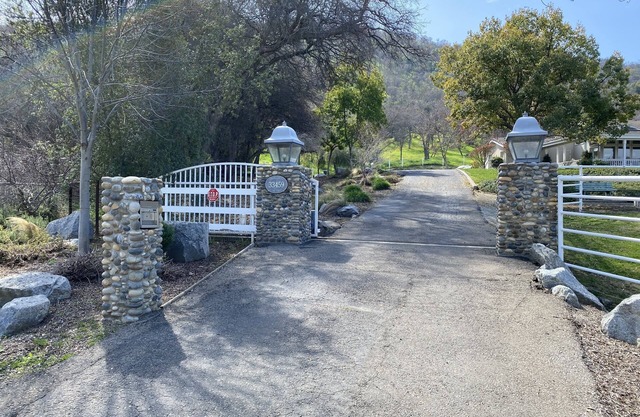 Casa rancho con instalaciones para caballos