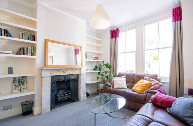 Rare 5 bed house in Vauxhall with roof terrace