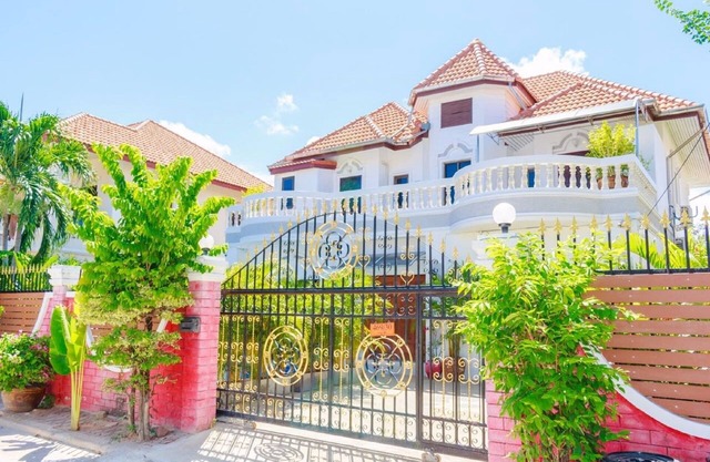 Villa de 6 dormitorios cerca de Walking Street y playas