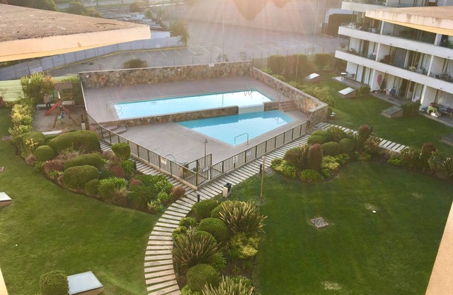 REÑACA LINDO DEPARTAMENTO VERANEAR CON ESTACIONAMIENTO EXCLUSIVO CERCA DEL MAR