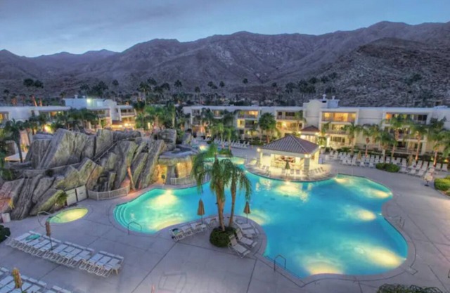 RE-IMAGINE PALM SPRINGS! Jr Villa for 4! MEGA POOL