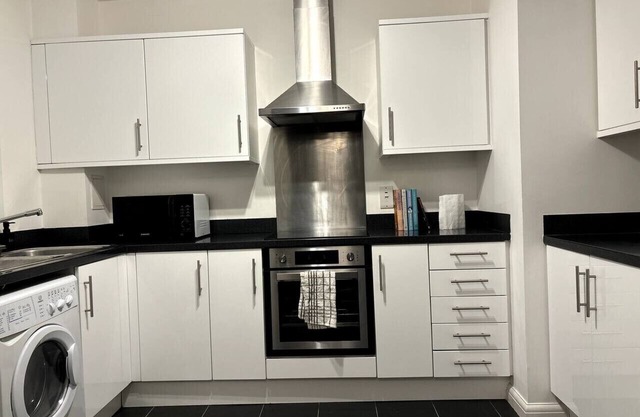 Reading City Centre Spacious High End 1-Bedroom Flat