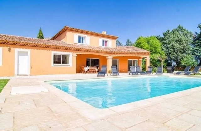 Villa provenzal reciente, 8 habitaciones, todas las comodidades con piscina
