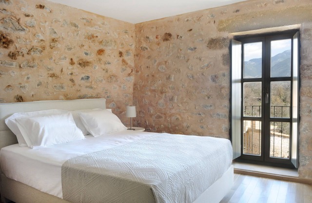 Recientemente renovado 18cent. Con monasterio amurallado jardín y con encanto Servicios