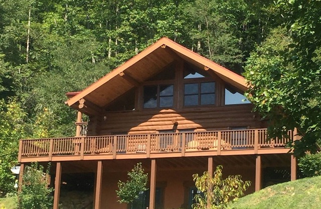 Red Lantern Lodge includes free admission to attractions