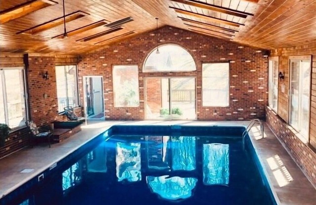 Red Rooster: Heated Indoor Pool