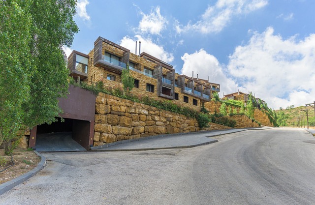 Haven's 1-BR Apt in Redrock Batroun