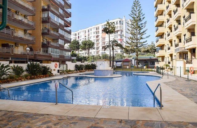 Ref: 248 Apartamento frente a la playa con vistas al mar y piscina