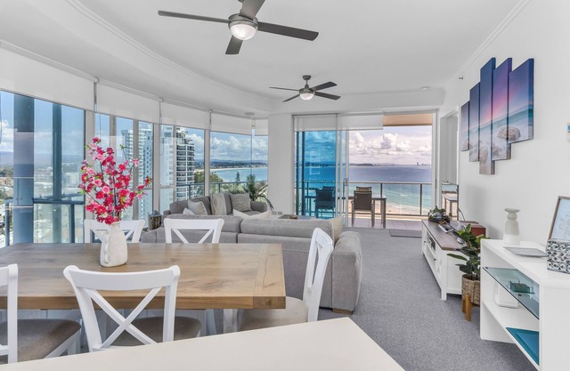 Reflections 1501 - 3Bed with ocean views