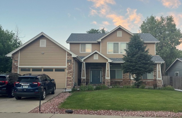 Refreshing View & Spacious Upper Level 3 BRs, 2 Full Bathrooms, patio & more!!