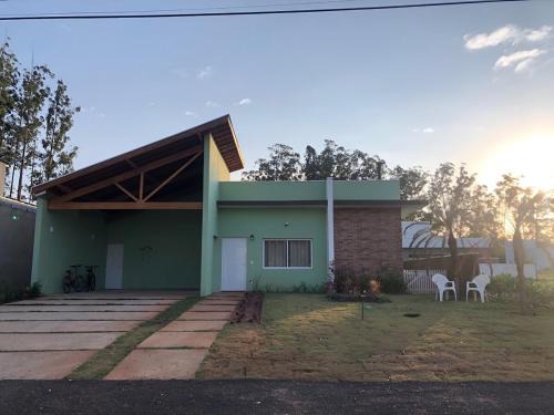 Refugio 4 suites com ar condicionado e piscina
