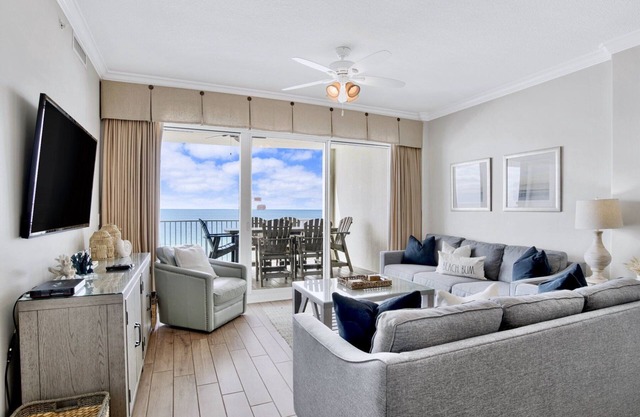 De gran tamaño, frente a la playa de Orange Beach, 2 habitaciones, 2. 5 baños! ¡Buena ubicación!