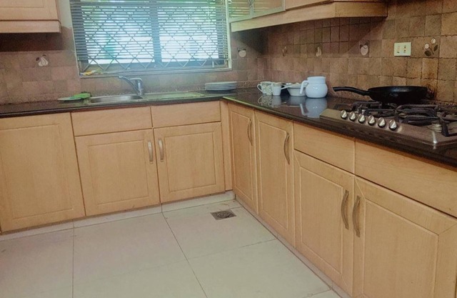 Rehman Gardens - 3BR Apartment