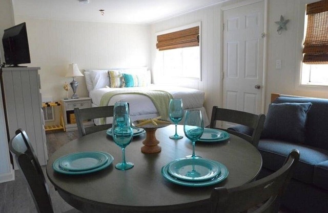 Rehoboth Beach Getaway with Kitchen, Free Parking, and Daily Breakfast