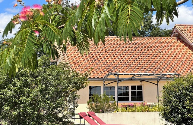 Venga a relajarse en un viñedo familiar de Burdeos en esta encantadora casa de vacaciones brillante