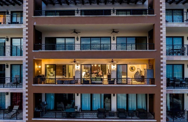 Fantastic Ocean View Condo with 5⭐ Resort Access